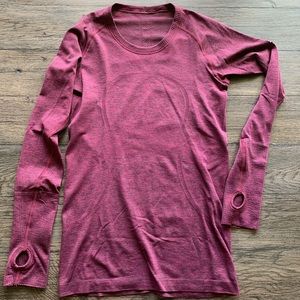 LuLulemon burgundy and black heathered top size 8